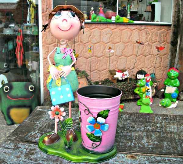 ENCOMENDA BONECOS DE METAL