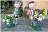 ENCOMENDAS - BONECO E BONECA DE METAL 40 CM COM CARROÇA