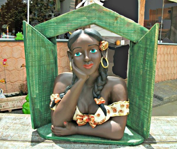 ENCOMENDA BONECA
